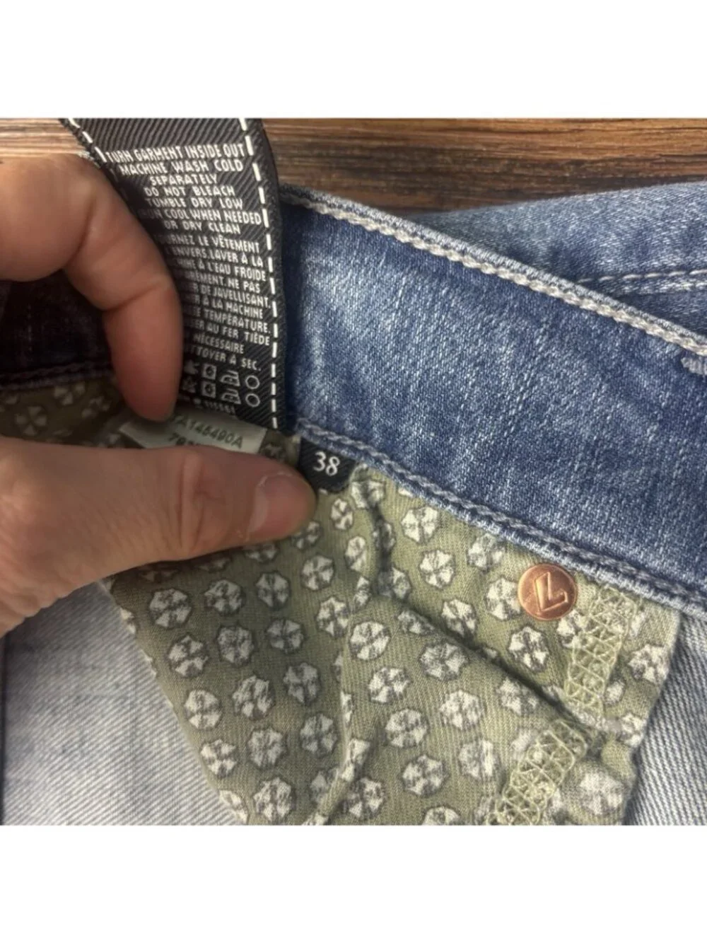 7 For All Mankind Carsen Luxe Performance Jeans Light Wash Men’s Size 38